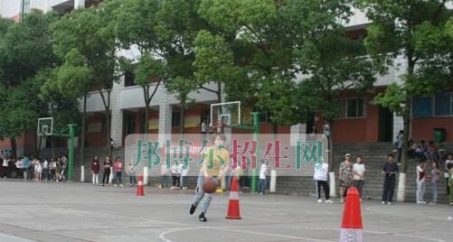 贵州商贸学校
