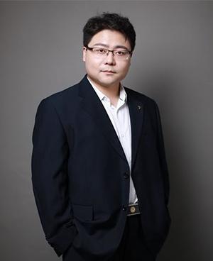闫亮