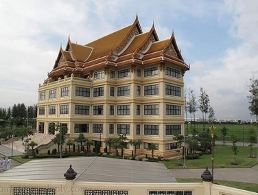 曼哈胡啦佛教大学