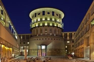 斯图加特国立音乐和表演艺术学院