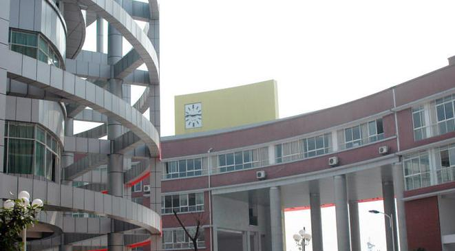 重庆龙门浩职业中学校怎么样、好不好