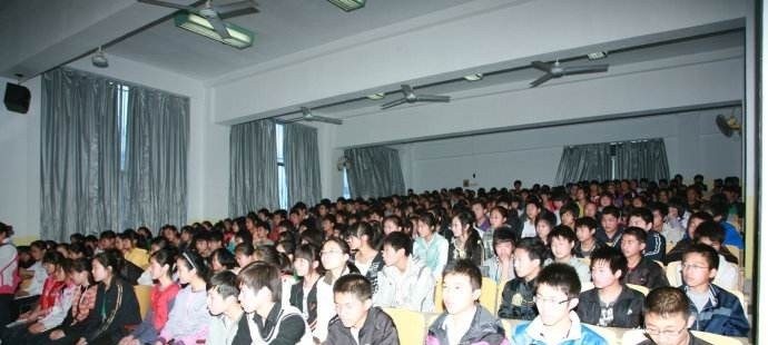 石家庄华文信息工程中等专业学校地址在哪里