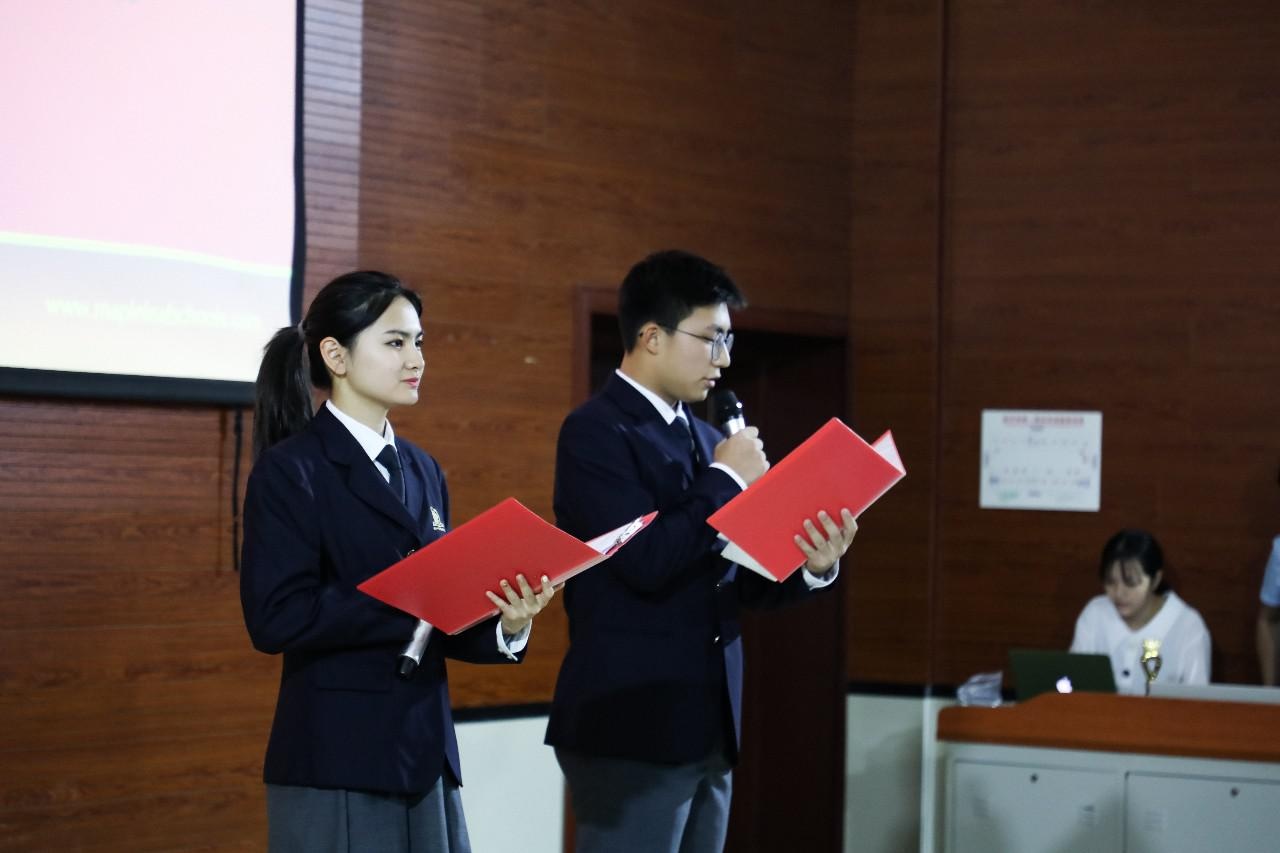上海枫叶国际学校高一年级大会.jpg