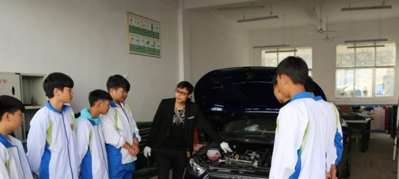祥云县职业高级中学 