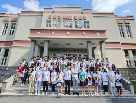 美华学校开学典礼.jpg