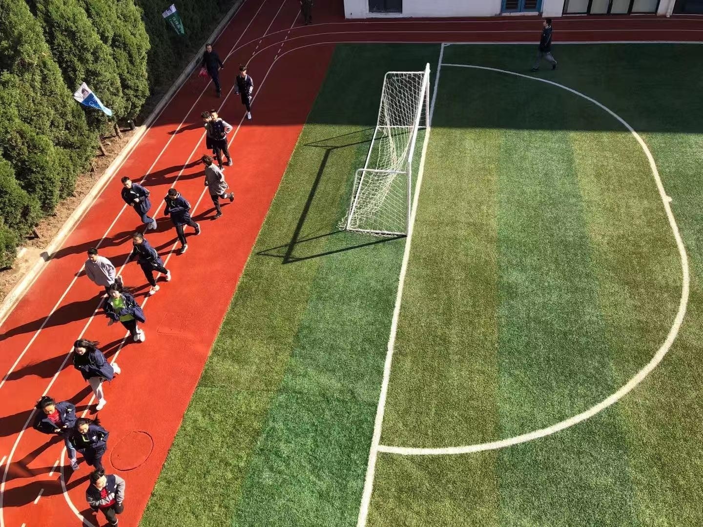 上海常青藤学校.jpg