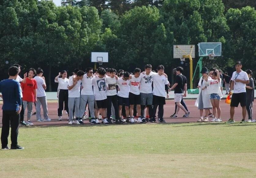 上海金苹果国际部运动会.jpg