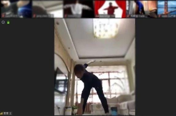 线上体育课.jpg