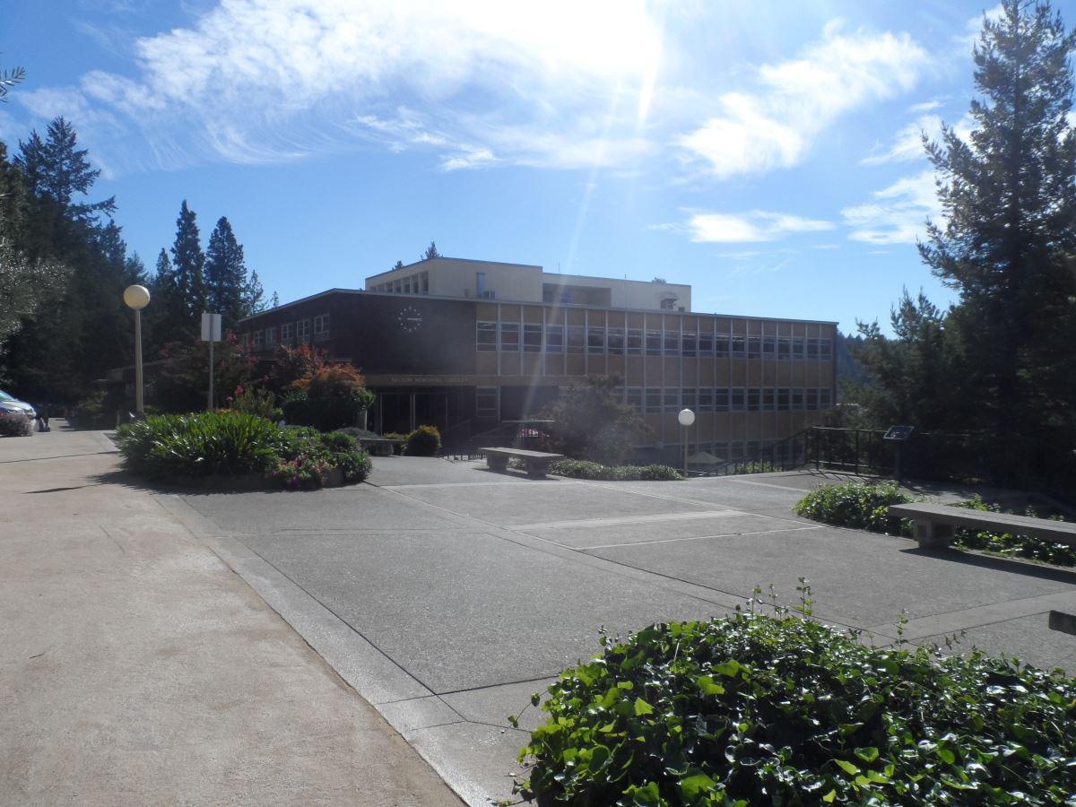学校周边