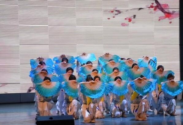 滨州学院乘务学院举办届民族舞大赛