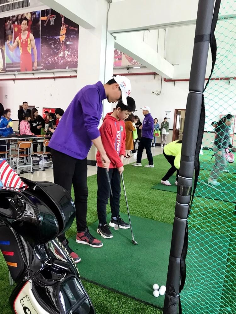 高尔夫体验课.jpg