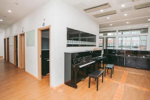 句容碧桂园学校钢琴房