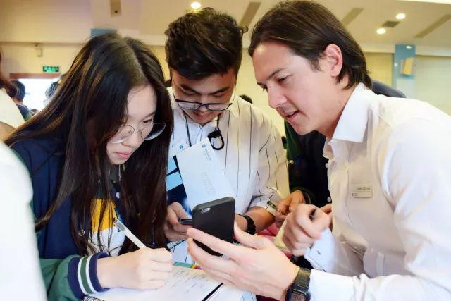 蒙纳士大学招生官为学生做留学规划.jpg