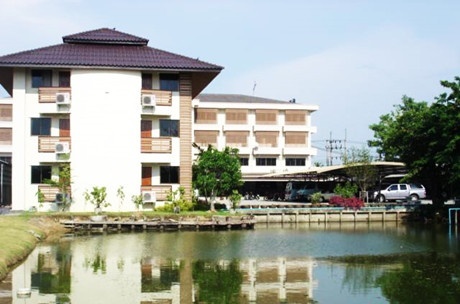 坦亚布里皇家理工大学