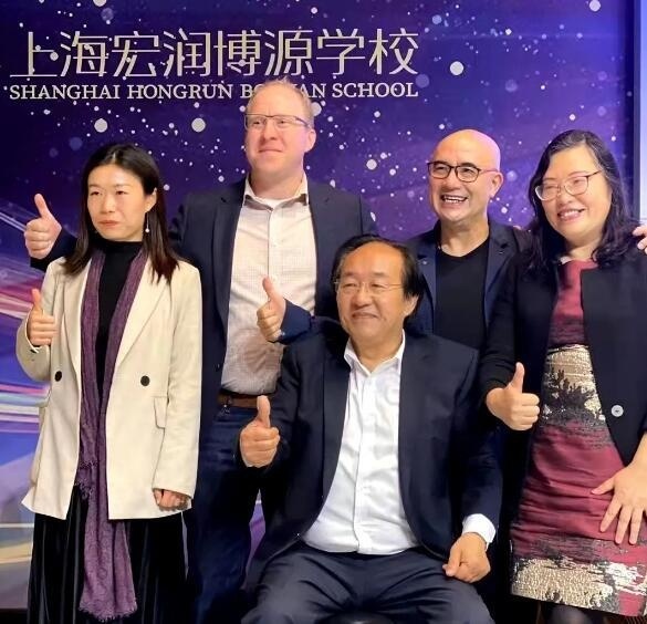 著名国际钢琴家孔祥东先生客座上海宏润博源学校.jpg