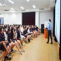 刘静波校长讲座