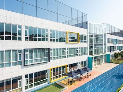 深圳市龙华区诺德安达双语学校