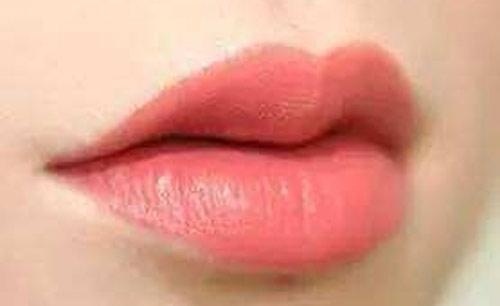 嘴唇周边比较黑应该怎么画口红2