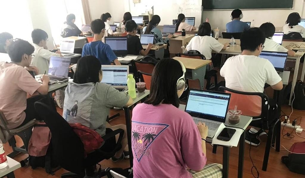 托福课堂上的同学们.jpg