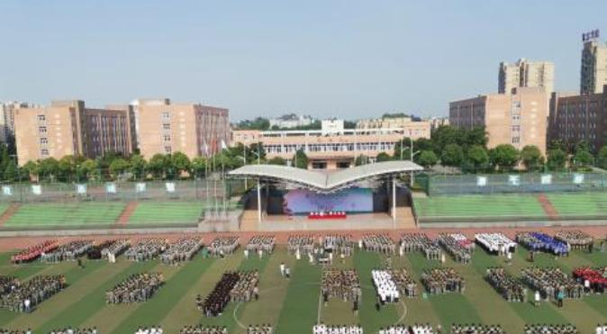 重庆铜梁职业教育中心2022年招生办