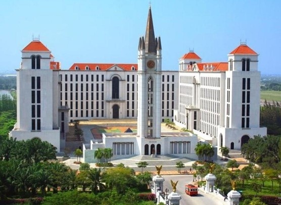 易三仓大学