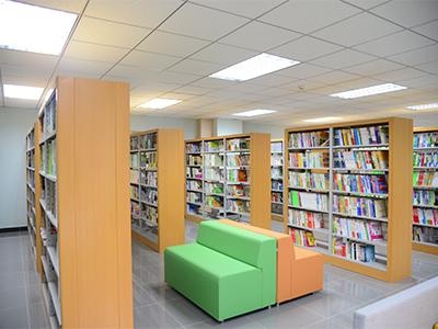 新府学外国语环境