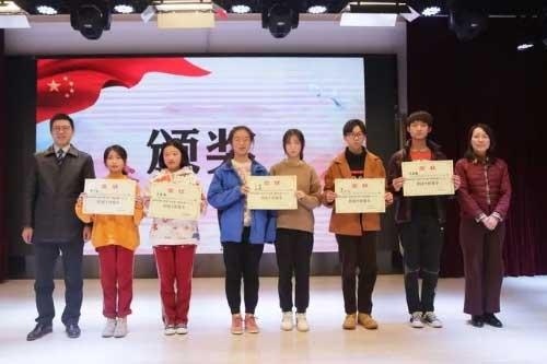 北大附属实验学校初中段举行校园十佳歌手决赛活动