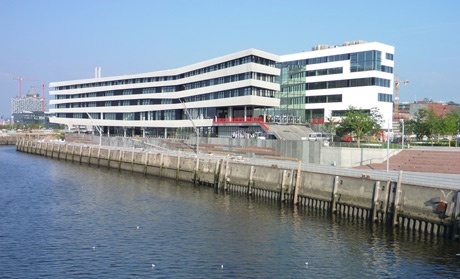 汉堡港口城市大学