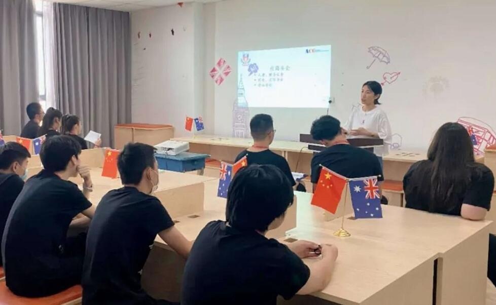 入学教育大会.jpg