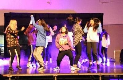 中加枫华国际学校:热舞狂欢Dance 12 Showcase现场