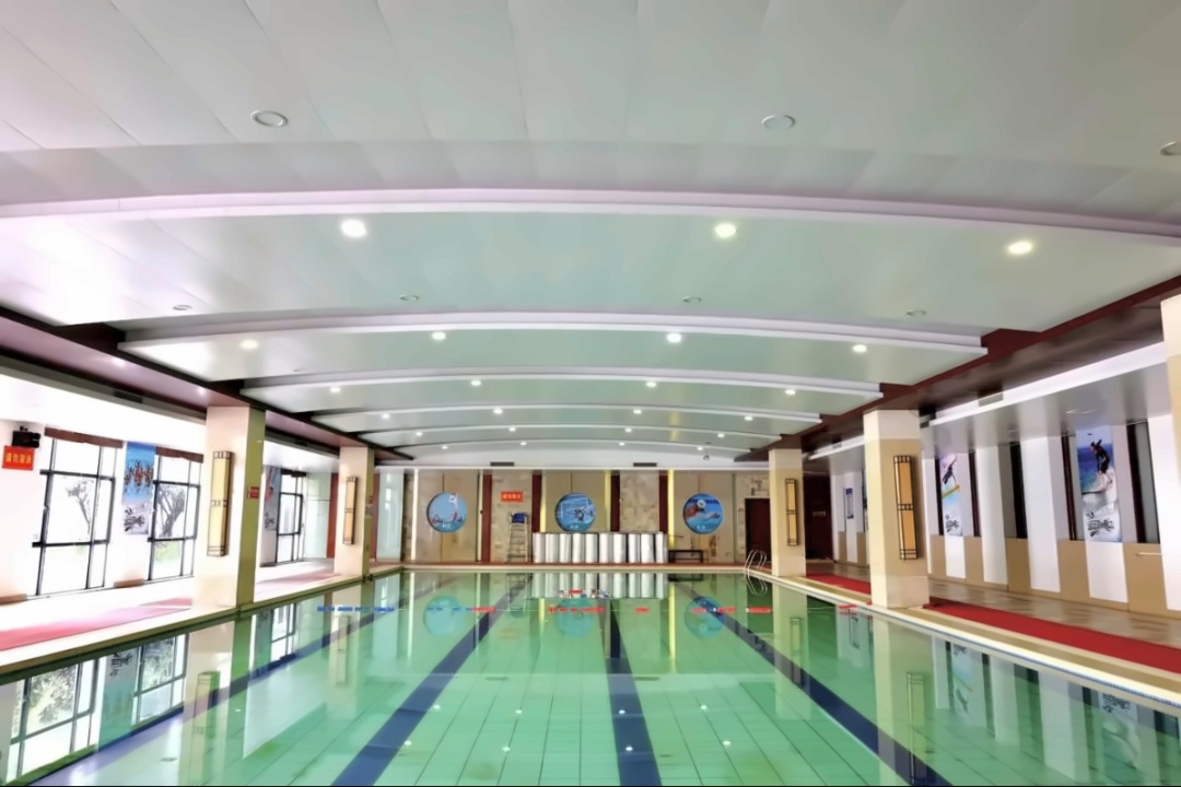 游泳馆.jpg