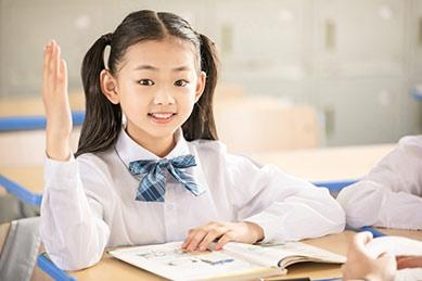 你的孩子会逃避在宴会上说段、祝福或表演节目吗？