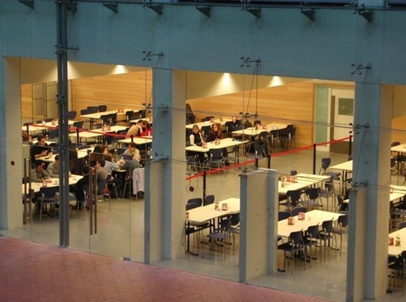 朋培法普拉大学