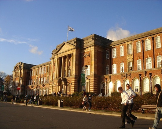 利兹贝克特大学