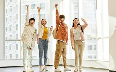 更多机会与平台