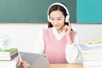 面授+网课+直播