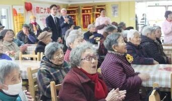 美国Lee Academy高级中学养老院公益活动