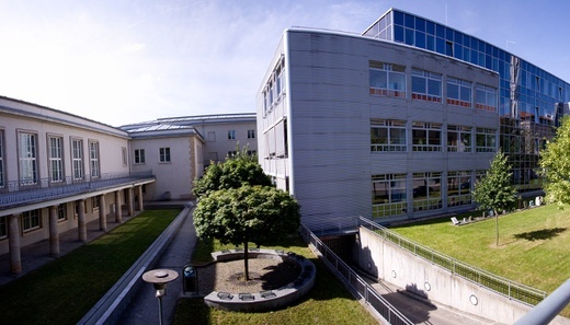 21应用技术大学