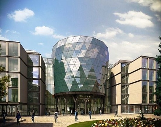 利兹贝克特大学