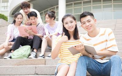 大学生们