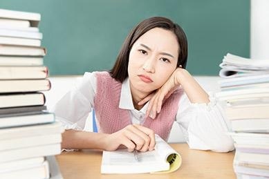 参加公务员蒙汉兼通考试的人员和民族艺术类考试的学员