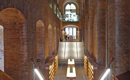 庞培法布拉大学