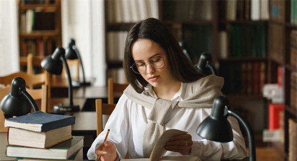 蓬安县巨龙职业中学