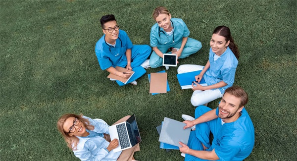 自贡飞鱼职业学校