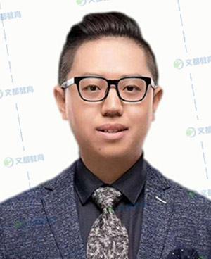 李逸飞