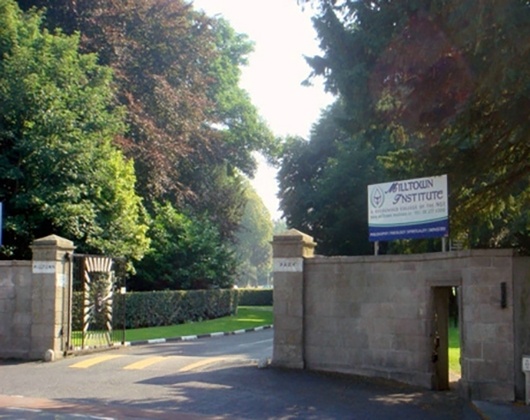 米尔敦学院