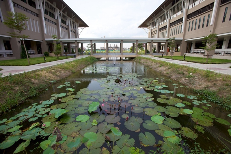 曼哈库特佛教大学