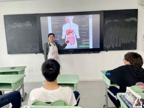 湖州帕丁顿双语学校学生上课