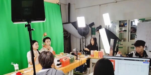 中山三乡镇理工学校