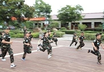 北京小孩军事夏令营价格